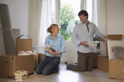 Customer discussing moving plans with South Kensington removalists